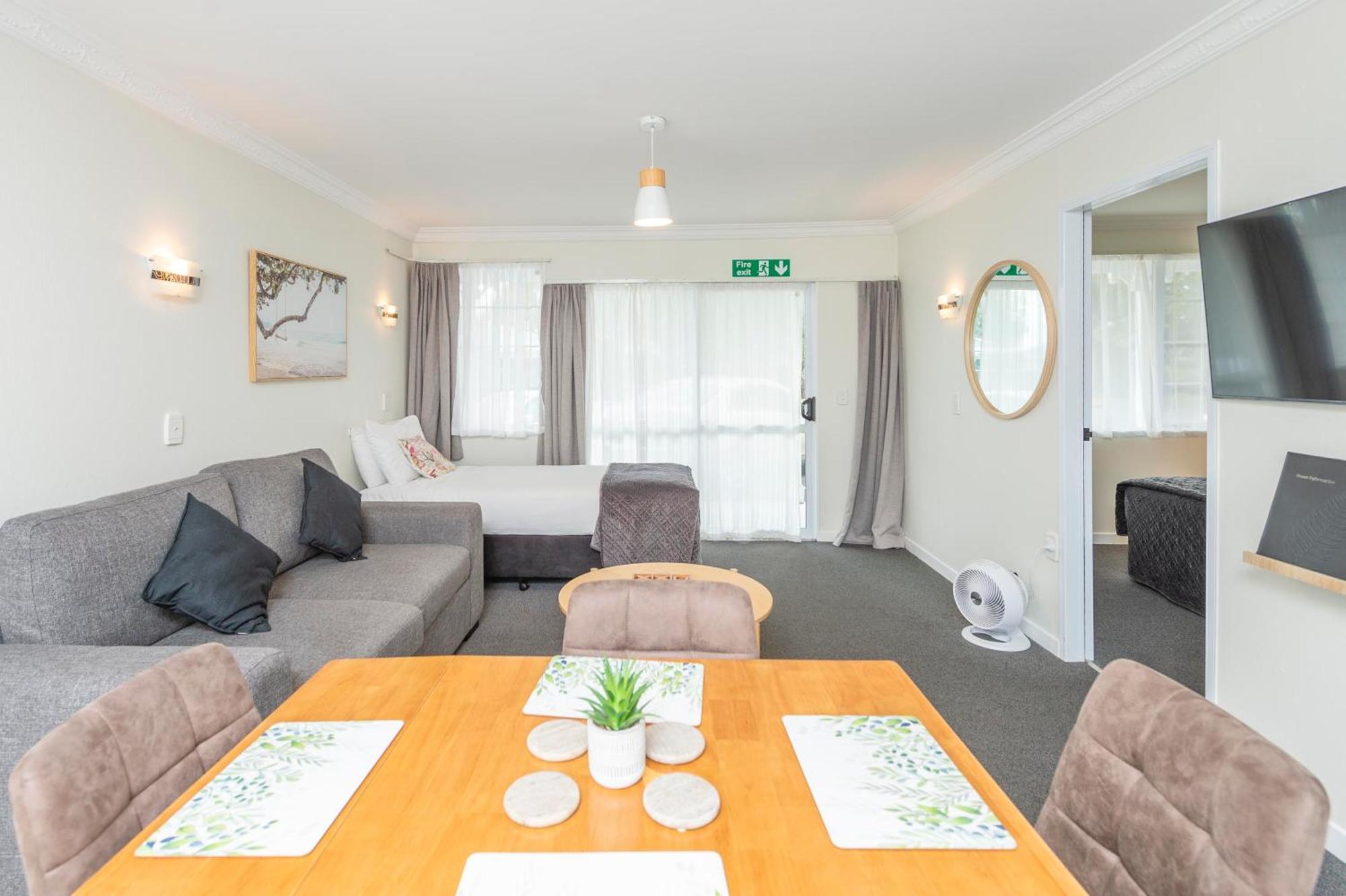 Kings Court Motel Whanganui Buitenkant foto